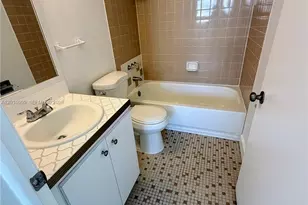 2001 Bay Dr, Miami Beach, FL 33141 - Photo 2