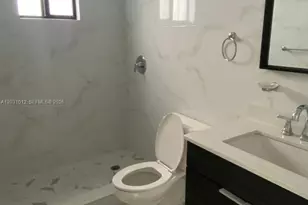 423 E 27th St, Hialeah, FL 33013 - Photo 10