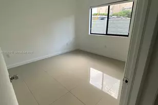 423 E 27th St, Hialeah, FL 33013 - Photo 8