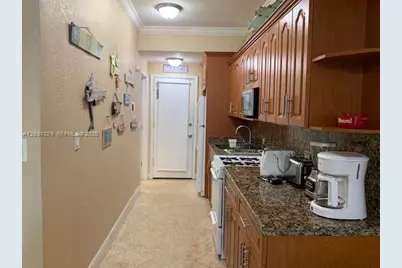 6490 Collins Ave #3, Miami Beach, FL 33141 - Photo 10