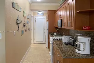 6490 Collins Ave, Miami Beach, FL 33141 - Photo 10