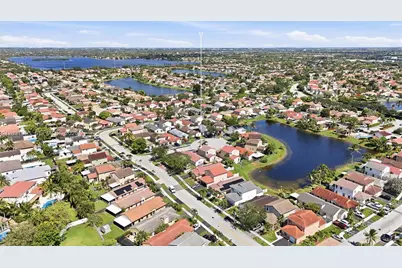 2160 NW 188th Ter, Pembroke Pines, FL 33029 - Photo 44