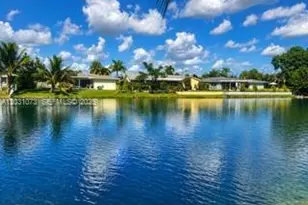 7551 SW 42nd Pl, Davie, FL 33314 - Photo 2