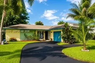 7551 SW 42nd Pl, Davie, FL 33314 - Photo 2