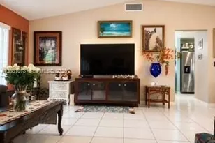 7551 SW 42nd Pl, Davie, FL 33314 - Photo 10