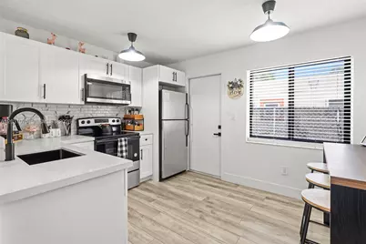 11002 NE 13th Ave #, Miami, FL 33161 - Photo 4