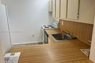 1665 Bay Rd, Miami Beach, FL 33139 - Photo 6