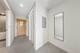 11 NE 6th St, Miami, FL 33132 - Photo 10