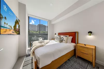 11 NE 6th St #301, Miami, FL 33132 - Photo 16