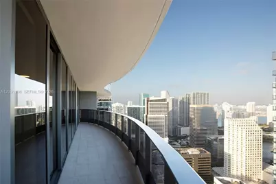 1000 Brickell Plz #4609, Miami, FL 33131 - Photo 8