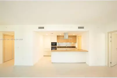 1000 Brickell Plz #4609, Miami, FL 33131 - Photo 6