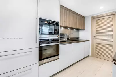 1000 Brickell Plz #4609, Miami, FL 33131 - Photo 26