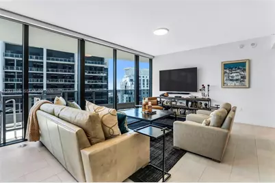 1000 Brickell Plz #4609, Miami, FL 33131 - Photo 14