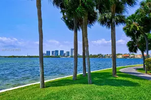 2 Grove Isle Dr, Miami, FL 33133 - Photo 30