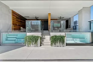20 NE 11th St, Miami, FL 33132 - Photo 4