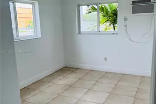 880 NE 18th Ave, Homestead, FL 33033 - Photo 4