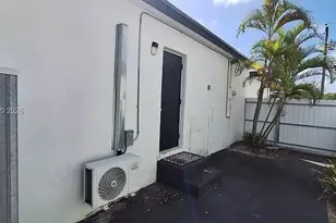 7860 SW 17th St, Miami, FL 33155 - Photo 2