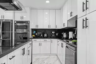 4265 W 8th Ave, Hialeah, FL 33012 - Photo 14