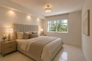 31 SE 5th St, Miami, FL 33131 - Photo 2