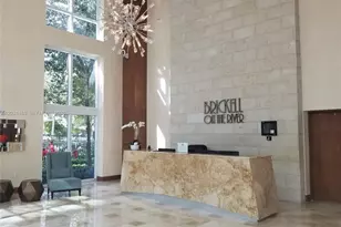 31 SE 5th St, Miami, FL 33131 - Photo 8