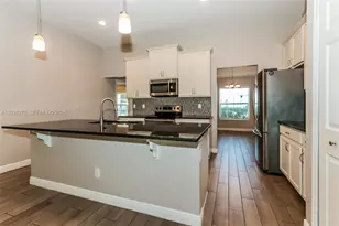 526 SW Dahled Ave, Port Saint Lucie, FL 34953 - Photo 8