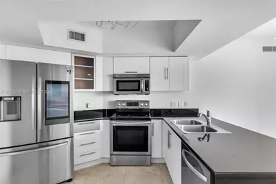 1750 N Bayshore Dr #4414, Miami, FL 33132 - Photo 2