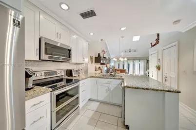 1638 N 15th Ter, Hollywood, FL 33020 - Photo 18