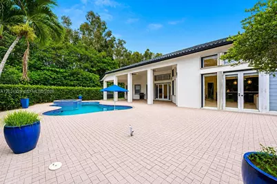 10961 SW 31st St, Davie, FL 33328 - Photo 14