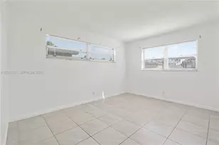 856 SW 10th St, Hallandale Beach, FL 33009 - Photo 12