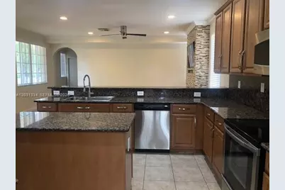 27424 SW 140th Ave, Homestead, FL 33032 - Photo 4