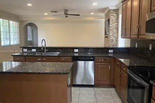 27424 SW 140th Ave, Homestead, FL 33032 - Photo 4