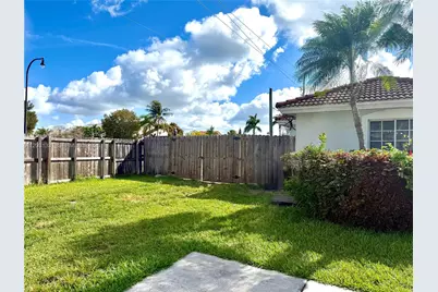18003 SW 138th Ct, Miami, FL 33177 - Photo 2