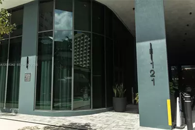 121 NE 5th St #1012A, Miami, FL 33132 - Photo 2
