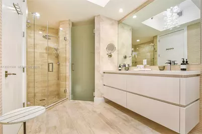 100 S Pointe Dr #2806, Miami Beach, FL 33139 - Photo 22