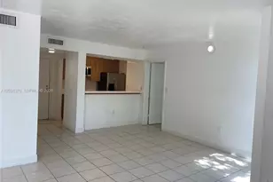 7075 NW 186th St, Hialeah, FL 33015 - Photo 6