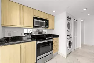 7600 Collins Ave, Miami Beach, FL 33141 - Photo 22