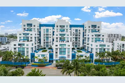 7600 Collins Ave #1210, Miami Beach, FL 33141 - Photo 2