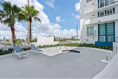 7600 Collins Ave #1210, Miami Beach, FL 33141 - Photo 30