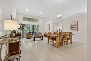 370 Carrington Dr, Weston, FL 33326 - Photo 8