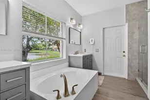 370 Carrington Dr, Weston, FL 33326 - Photo 18