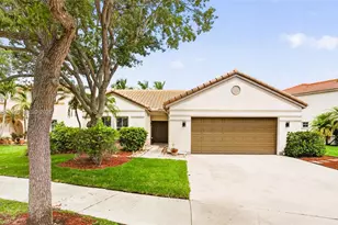 370 Carrington Dr, Weston, FL 33326 - Photo 4