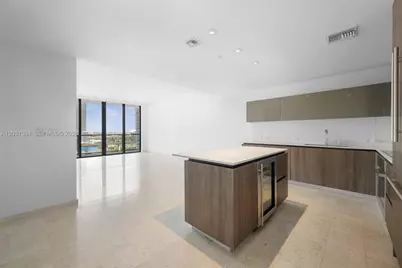68 SE 6th St #910, Miami, FL 33131 - Photo 1