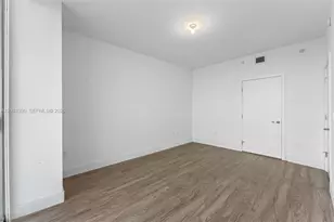 16385 Biscayne Blvd, North Miami Beach, FL 33160 - Photo 8