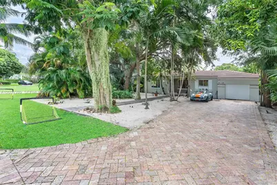 1160 NE 100th St, Miami Shores, FL 33138 - Photo 6