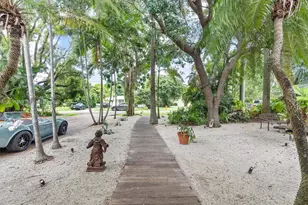 1160 NE 100th St, Miami Shores, FL 33138 - Photo 10