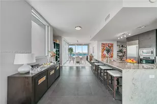 900 Biscayne Blvd, Miami, FL 33132 - Photo 2
