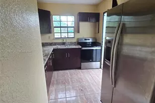 313 NW 97th St, Miami, FL 33150 - Photo 6