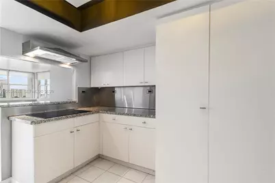 1420 Brickell Bay Dr #1405C, Miami, FL 33131 - Photo 12