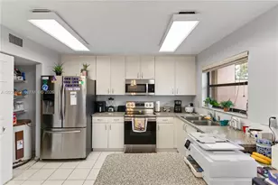 1184 NW 122nd Terrace, Pembroke Pines, FL 33026 - Photo 26