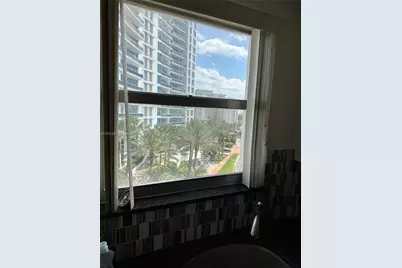 6039 Collins Ave #728, Miami Beach, FL 33140 - Photo 4